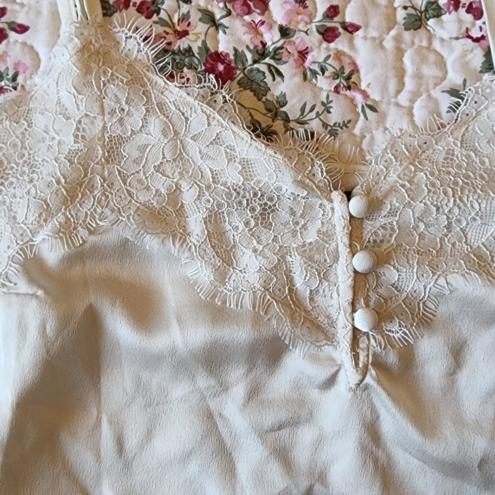 Abercrombie & Fitch Ivory Lace-Trim Camisole - Picture 4 of 5